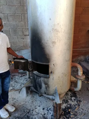 Caldeira a lenha para vapor 300kg estrutura nova completa de tudo com bomba nova e painel