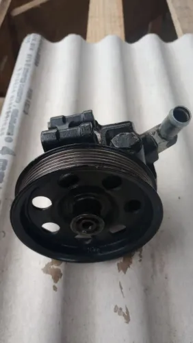 Bomba direção hidráulica Ford Mondeo 