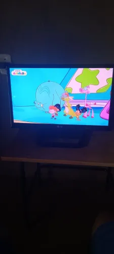 TV LG 22 Polegadas( LEIAM A DESCRIÇÃO).
