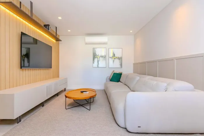 20% Entrada e 84x - Apartamento Decorado Vista Mar 2 Suítes Quadra Mar Praia Brava