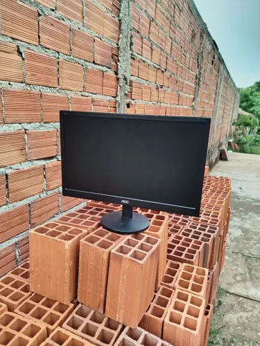 VENDO MONITOR AOC 19 POLEGADAS