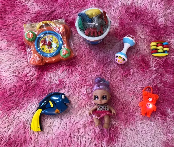 Kit Diversão Total: Boneca LOL, Dory, Relógio Musical, brinquedo que acende luz e +