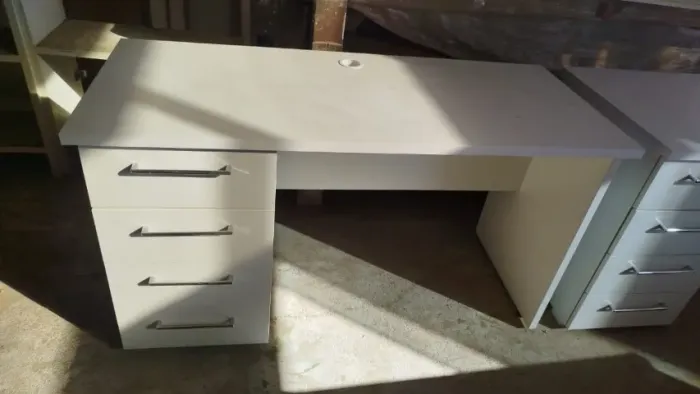 Vendo mesa de escritório / escrivaninha / computador
