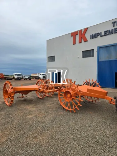 cod. 1573 TRIO DE ROÇADEIRA DE ARRASTO ITALIA 5,70 MTS ANO 2021 - Tk Tratores Nova Andradi