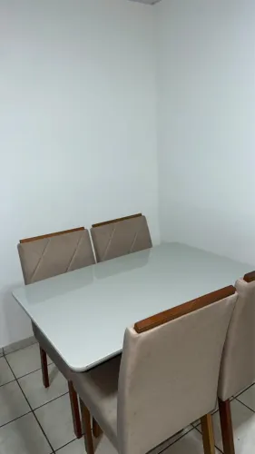 Mesa com 4 cadeiras Ótimo estado