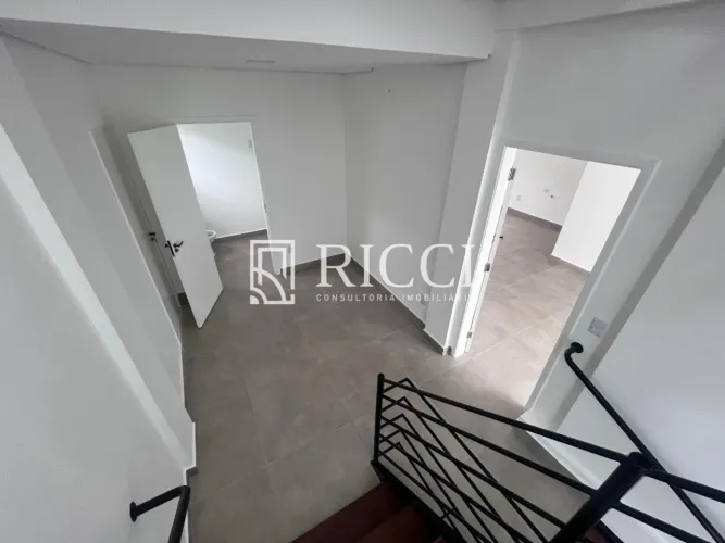 Loja comercial à venda em Santos-SP, Bairro José Menino! 5 banheiros, 3 vagas, 180m² de ár