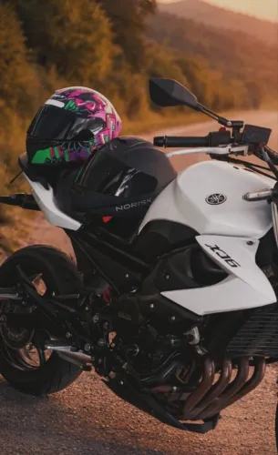 Yamaha XJ6 - 600cc