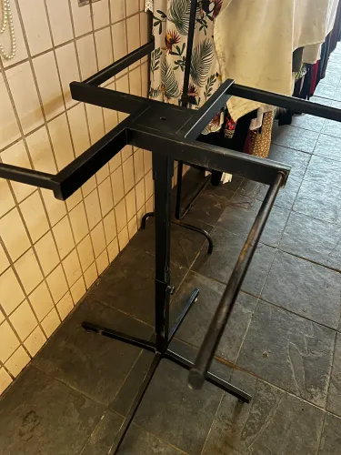 ARARA de ROUPAS