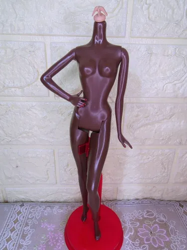 Boneca Barbie Signature corpo model muse curvy