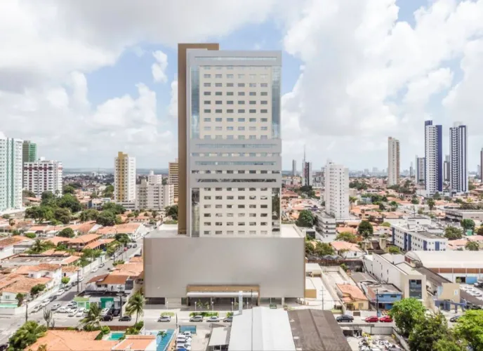Sala comercial no Bairro dos Estados, com 33 m², bem localizada para locação.