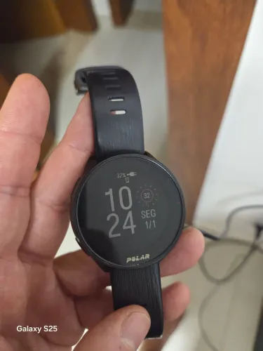 Relógio GPS Polar Pacer + 2 Pulseiras (Preta e Vermelha) - Excelente Estado