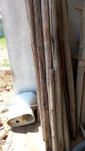 Doação Escora de madeira e vaso de banheiro