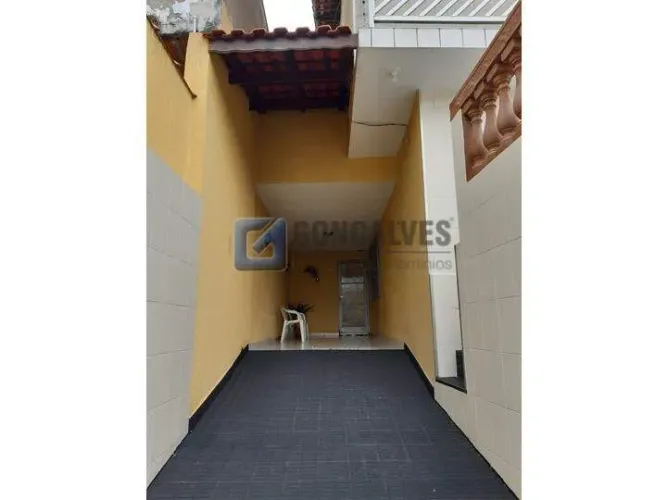 Sobrado Residencial de 5 Quartos à Venda em Ferrazópolis, SBC 3 Vagas