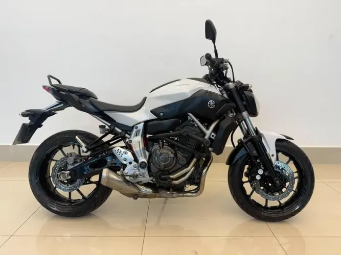 YAMAHA MT07 2016