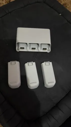 Drone DJI Neo, hub + 3 baterias