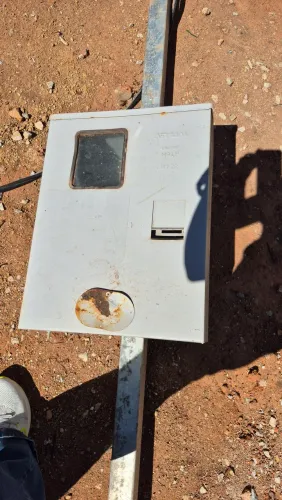Padrão energia 4 metros bifasico 220 com caixa acoplada.