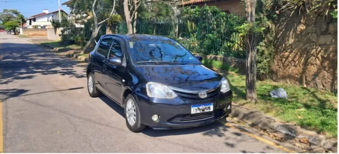 Toyota Etios XLS 1.5 Flex 16V 5P Mec. 2013