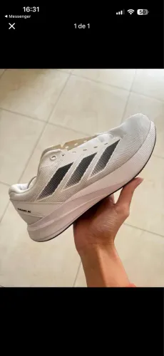 Tênis adidas