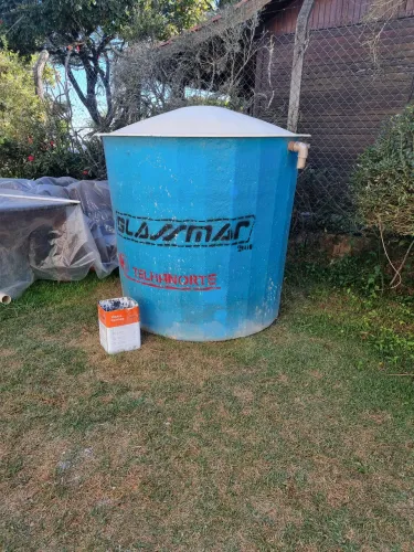 Caxa de água 2000 litros em bom estado