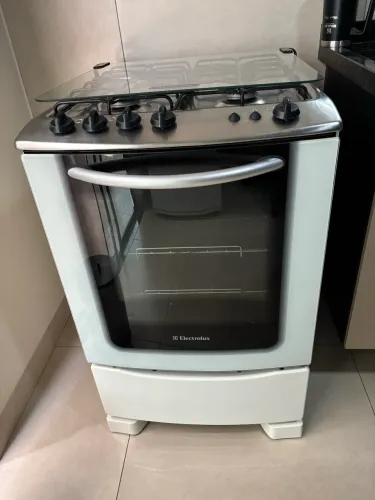Vendo fogão 4 bocas em estado de novo ELECTROLUX