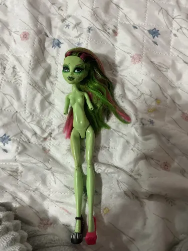 Monster High Sucata Vênus Mcflytrap Zombie Shake