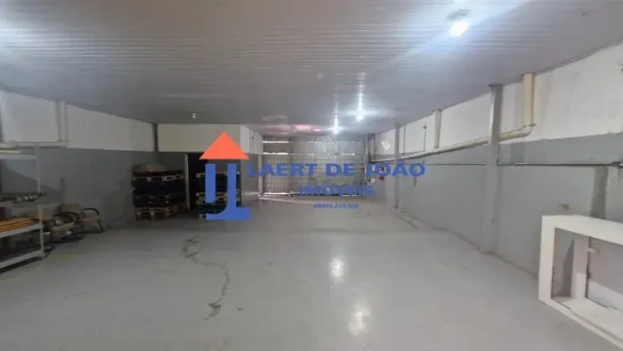 GALPÃO COMERCIAL COM 4 SALAS PARA LOCAÇÃO OU VENDA - 200M2