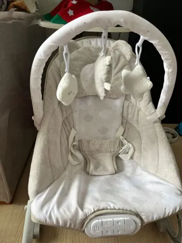 Cadeira de Descanso para Bebê com Vibração e Música - Semi-nov