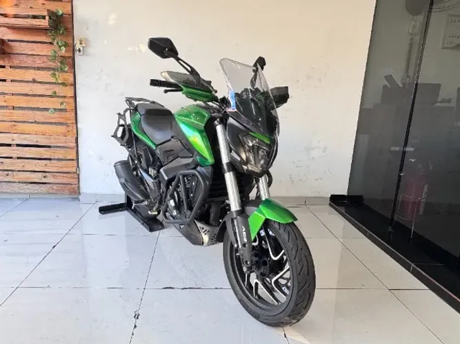 BAJAJ DOMINAR D400 T ABS 2024 VERDE 24.000 KM