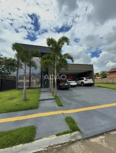 Casa Térrea no Portal do Sol Golfe Green | 260m² | 4 Suítes | Piscina Aquecida