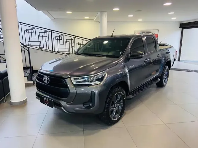 Toyota Hilux CD SR 4X4 2.8 TDI Diesel Aut. 2024