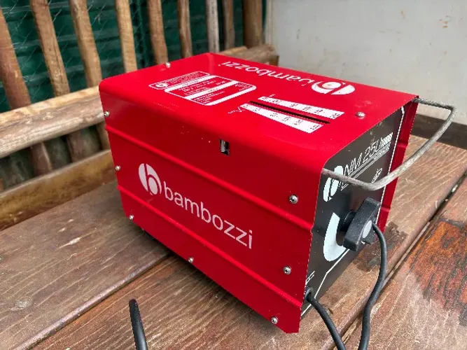 Maquina de Solda Bambozzi, NM250 seminova usada apenas 4 vezes, funcionando perfeitamente