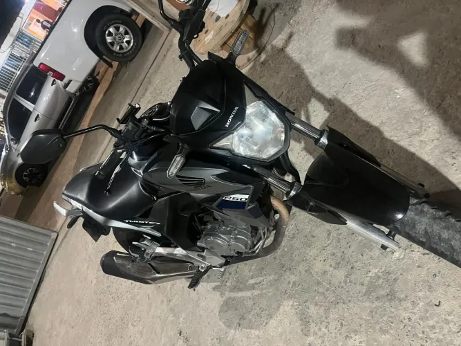 Moto muito nova