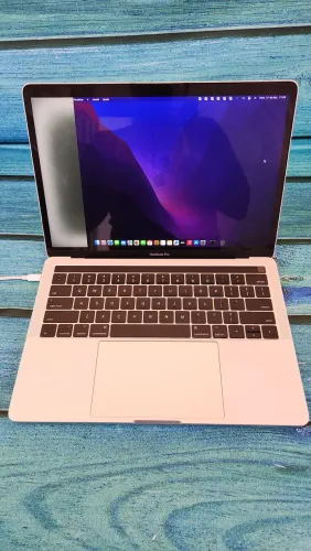 *Leia* Macbook Pro A1706 2017 i5 8GB 512GB SSD *leia*