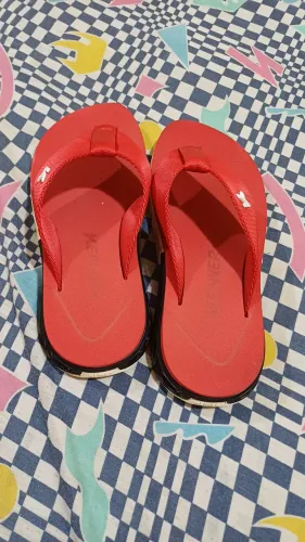 Chinelo vermelho 