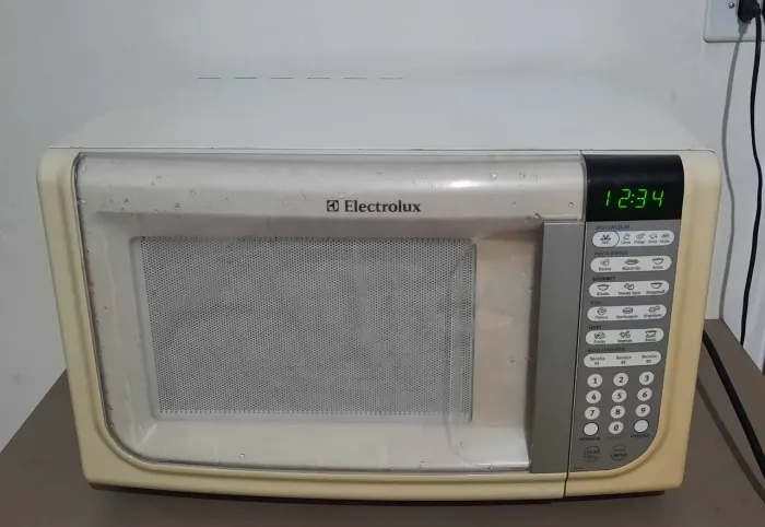Microondas Electrolux 31L ((ENTREGO))