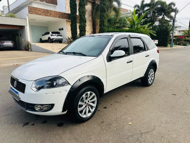 Fiat Palio Weekend Trekking 1.6 Flex 16V 5P 2014