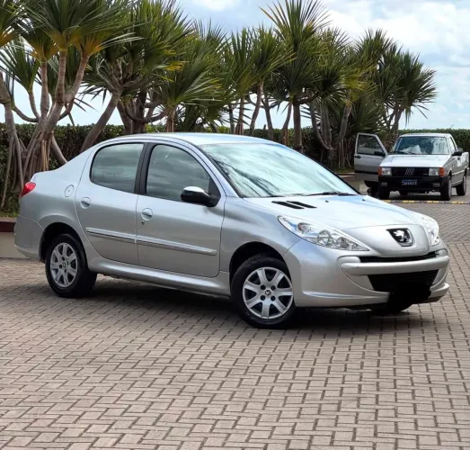 Peugeot 207 X-line 1.4 Flex 8V 3P 2012