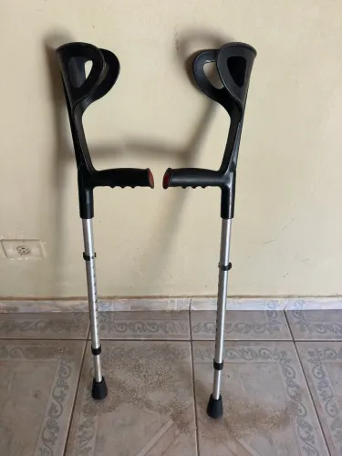 Muletas Axilares Reguláveis