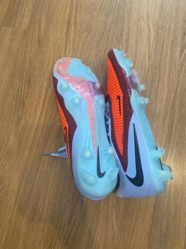 Nike Phantom Tamanho 40