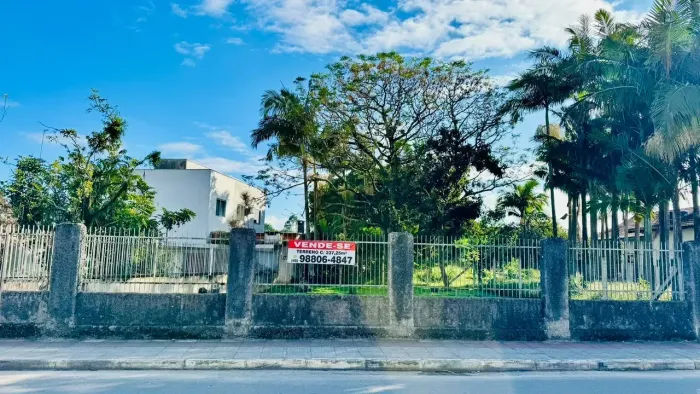 Imóvel para venda tem 237 metros quadrados em Praça - Tijucas - SC