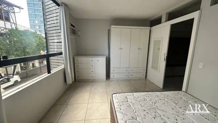 Apartamento mobiliado para locação na Rua XV de Novembro,