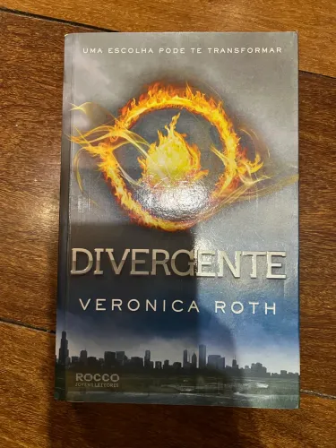 Os 4 livros da série Divergente - Divergente, Insurgente, Convergente e Quatro