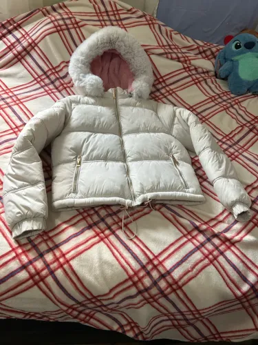 Casaco Puffer branco com capuz - tamanho G 