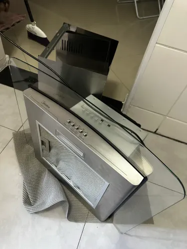 Vendo coifa midea está usada porém conservada