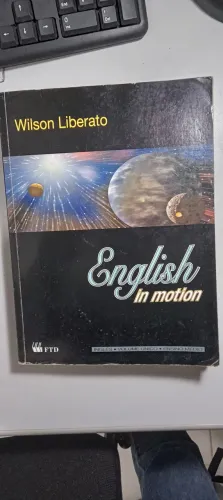 Livro English In Motion -  Impecável.