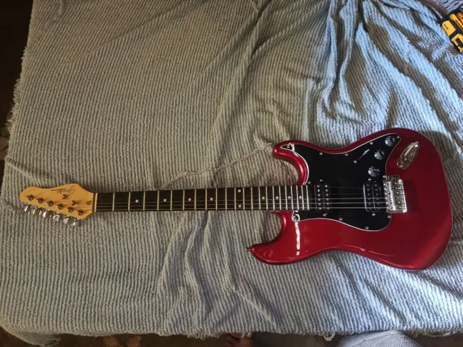 Guitarra stratocaster Giannini HH