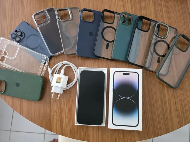 iPhone 14 Pro Max 256GB impecável com caixa, carregador e 11 cases