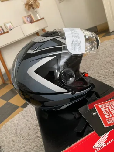 CAPACETE NOVO POR PREÇO DE USADO! Aproveite a oferta imperdível
