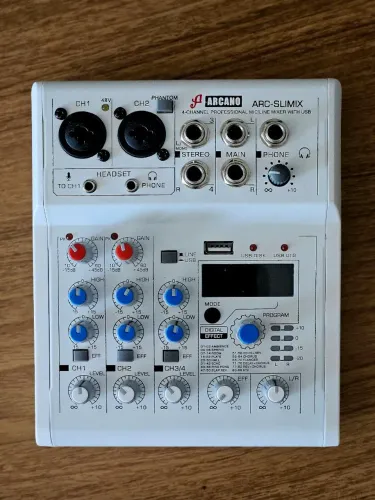 Mesa 4 canais com reverb, delay, chorus, bluetooth e phantom power 48v