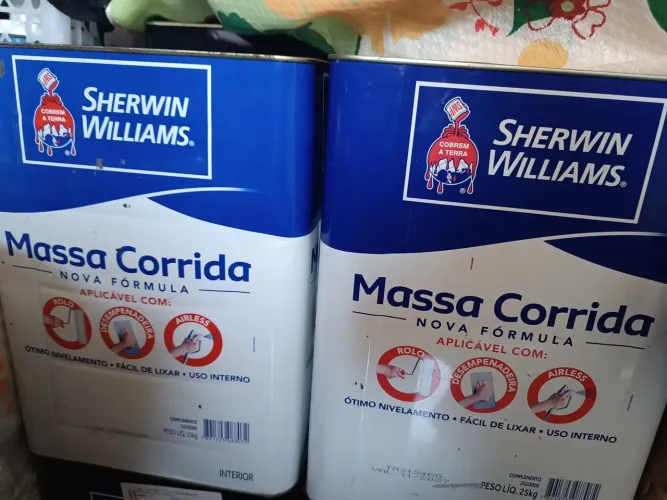 Vendo Massa Corrida 100$ e Tintas 18Lts 270 Ambos Sherwin Willians